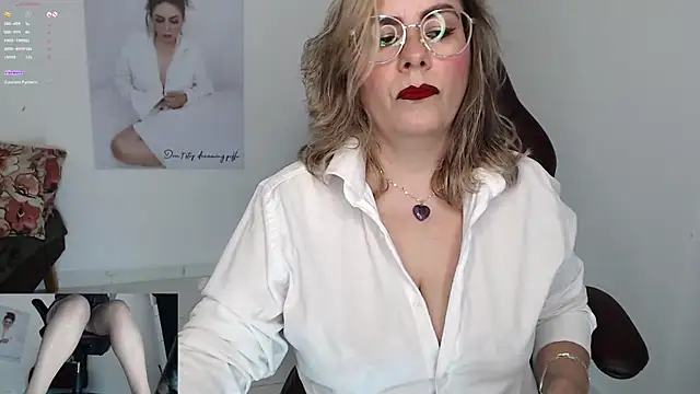 Snapshot of Serenay_ chatting on 01-20-25, 09:22 Serenay  online show from 01-20-25, 09:22