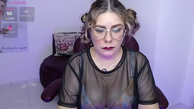 Snapshot of Serenay_ chatting on 02-13-25, 11:26 Serenay  online show from 02-13-25, 11:26