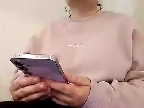 Snapshot of AalinnaK chatting on 12-09-24, 06:57 AalinnaK online show from 12-09-24, 06:57