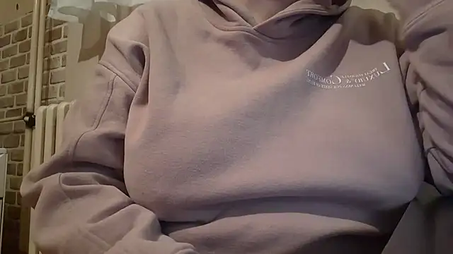 Snapshot of AalinnaK chatting on 02-22-25, 08:09 AalinnaK online show from 02-22-25, 08:09