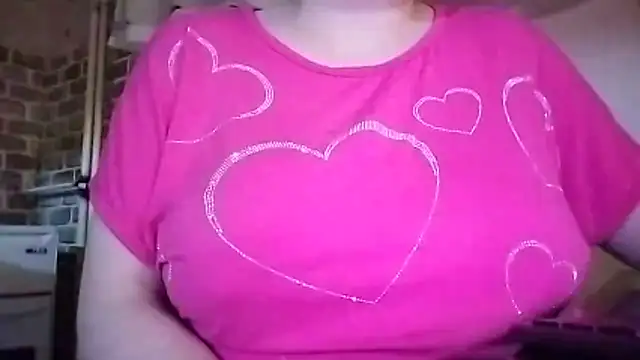 Snapshot of AalinnaK chatting on 11-25-25, 06:19 AalinnaK online show from 11-25-25, 06:19