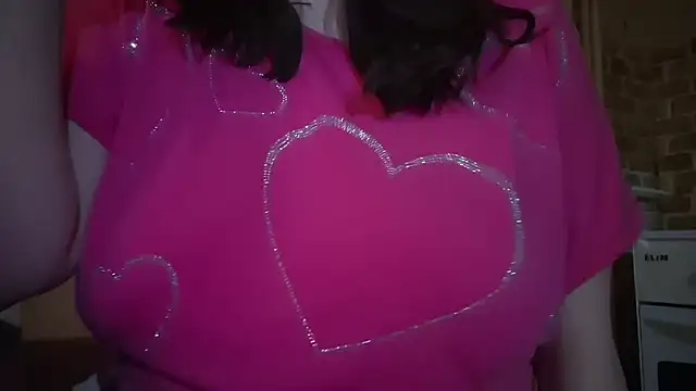 Snapshot of AalinnaK chatting on 12-16-25, 06:24 AalinnaK online show from 12-16-25, 06:24