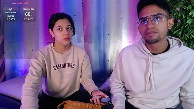 Snapshot of floriamANDjazmin chatting on 01-21-25, 11:13 floriamANDjazmin online show from 01-21-25, 11:13