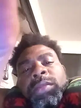 Snapshot of SLOWSTRO chatting on 10-11-25, 11:47 SLOWSTRO online show from 10-11-25, 11:47