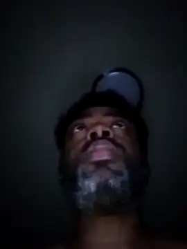 Snapshot of SLOWSTRO chatting on 10-22-25, 12:38 SLOWSTRO online show from 10-22-25, 12:38