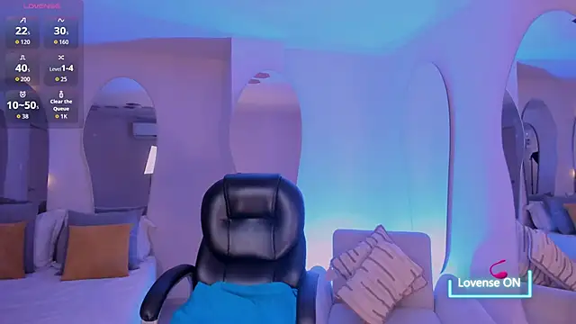 Snapshot of MaddisonLowe chatting on 09-19-25, 03:41 MaddisonLowe online show from 09-19-25, 03:41