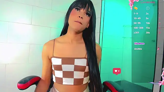 Snapshot of Hellen_moons__ chatting on 01-17-25, 06:26 Hellen moons online show from 01-17-25, 06:26