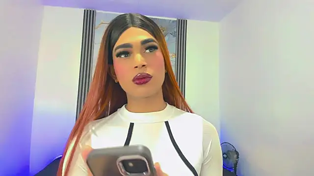 Snapshot of Hellen_moons__ chatting on 03-11-25, 03:16 Hellen moons online show from 03-11-25, 03:16