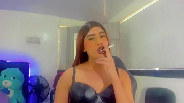 Snapshot of Hellen_moons__ chatting on 09-23-25, 06:33 Hellen moons online show from 09-23-25, 06:33