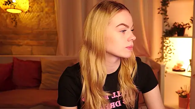 sn0w barbie online show from 10-03-25, 08:44