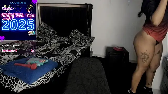 Snapshot of Moon_Sammy chatting on 01-03-25, 11:01 Moon Sammy online show from 01-03-25, 11:01