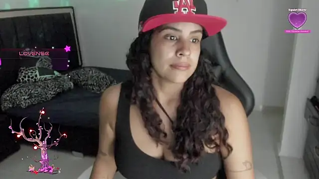 Snapshot of Moon_Sammy chatting on 03-20-25, 12:43 Moon Sammy online show from 03-20-25, 12:43