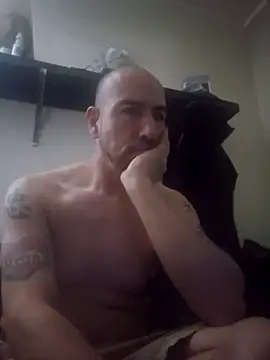 Snapshot of nakedtony81 chatting on 03-18-26, 05:32 nakedtony81 online show from 03-18-26, 05:32