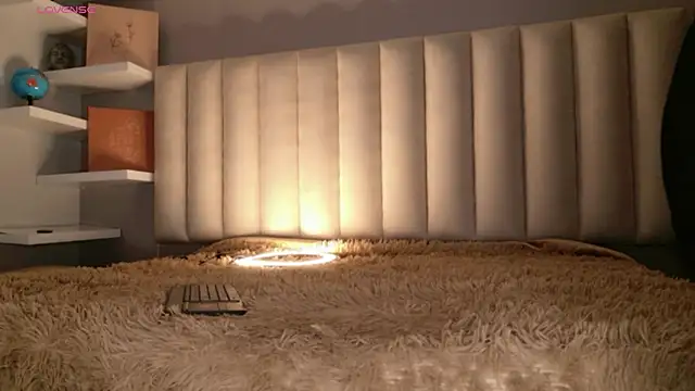 Megan mooree  online show from 02-25-26, 12:37