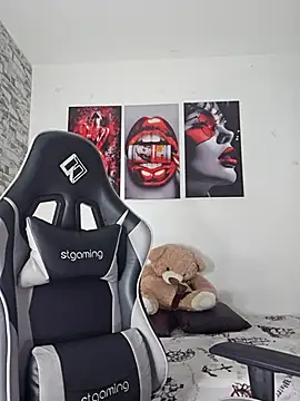 Snapshot of Antonella2_m chatting on 11-08-25, 01:11 Antonella2 m online show from 11-08-25, 01:11