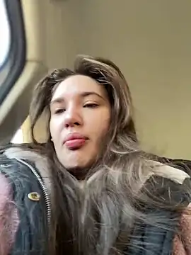 Holly Molii online show from 12-18-24, 05:15