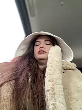 Holly Molii online show from 01-11-25, 05:10