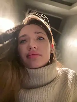 Holly Molii online show from 01-19-25, 08:18