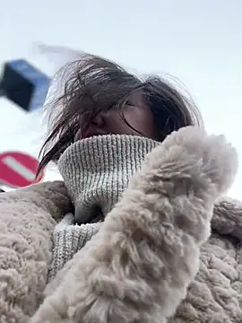 Holly Molii online show from 01-25-25, 04:23