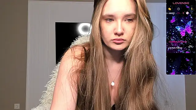 Holly Molii online show from 01-17-26, 03:44