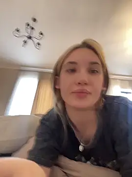 Holly Molii online show from 06-14-26, 11:34