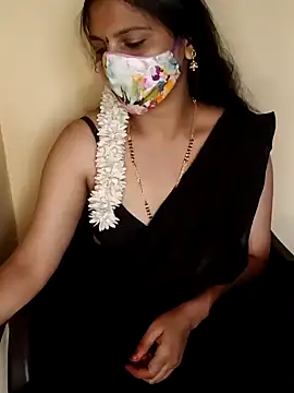 Snapshot of yourtamilcouple chatting on 12-14-24, 05:40 yourtamilcouple online show from 12-14-24, 05:40