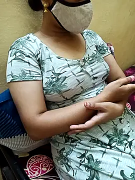 Snapshot of yourtamilcouple chatting on 03-15-25, 05:59 yourtamilcouple online show from 03-15-25, 05:59