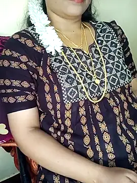 Snapshot of yourtamilcouple chatting on 10-24-25, 11:28 yourtamilcouple online show from 10-24-25, 11:28