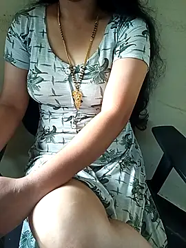 Snapshot of yourtamilcouple chatting on 11-20-25, 02:45 yourtamilcouple online show from 11-20-25, 02:45