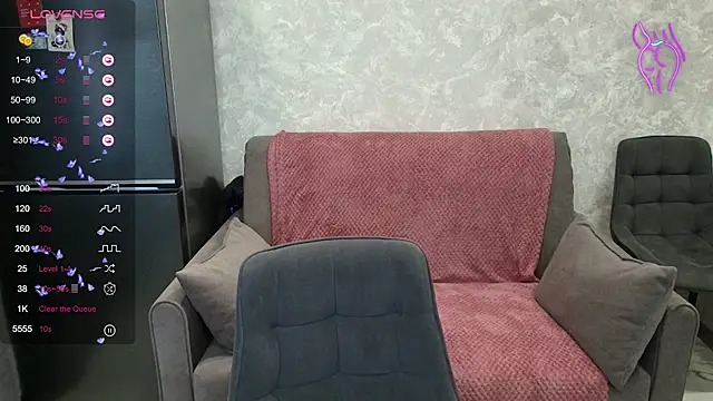 Alice Weiss online show from 04-25-26, 01:41