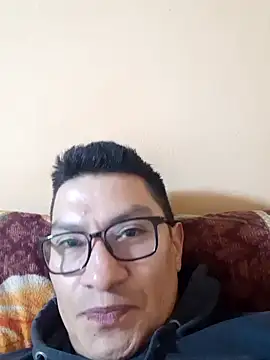 Snapshot of gioarcangel chatting on 01-21-25, 01:29 gioarcangel online show from 01-21-25, 01:29