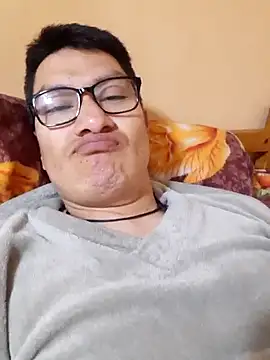 Snapshot of gioarcangel chatting on 02-18-25, 03:53 gioarcangel online show from 02-18-25, 03:53