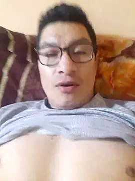 Snapshot of gioarcangel chatting on 02-20-25, 04:28 gioarcangel online show from 02-20-25, 04:28