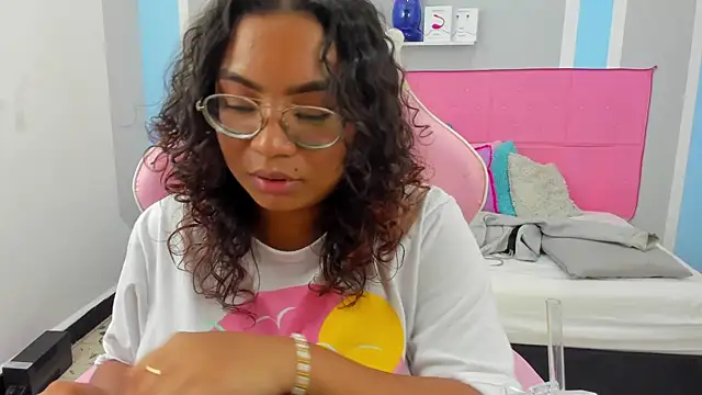 Snapshot of im_angels77 chatting on 01-20-25, 02:01 im angels77 online show from 01-20-25, 02:01