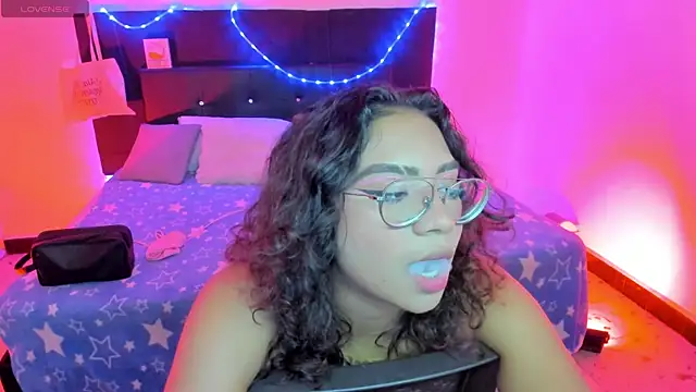 Snapshot of im_angels77 chatting on 02-17-25, 03:58 im angels77 online show from 02-17-25, 03:58