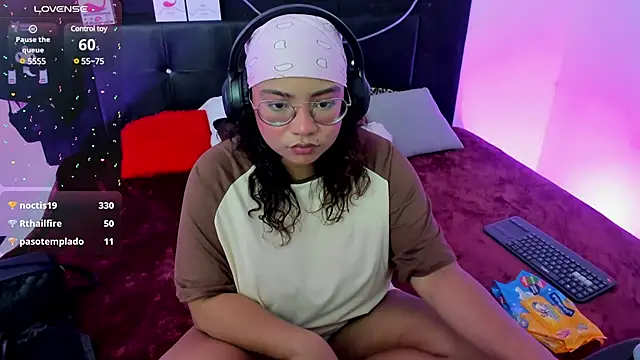 Snapshot of im_angels77 chatting on 02-21-25, 04:51 im angels77 online show from 02-21-25, 04:51