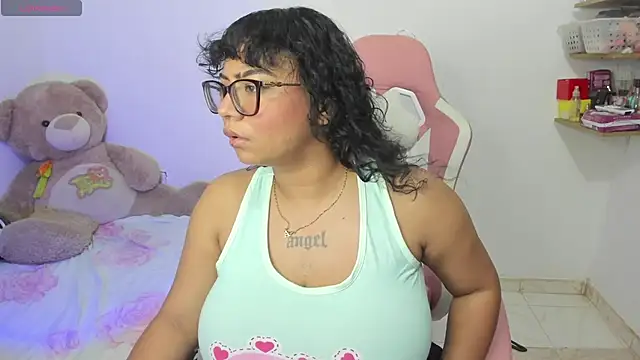 Snapshot of im_angels77 chatting on 09-11-25, 06:57 im angels77 online show from 09-11-25, 06:57