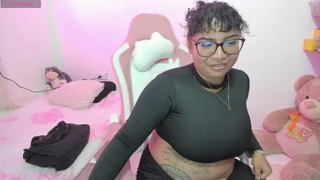 Snapshot of im_angels77 chatting on 09-17-25, 04:14 im angels77 online show from 09-17-25, 04:14