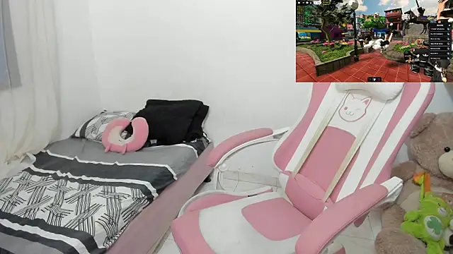 Snapshot of im_angels77 chatting on 10-29-25, 04:37 im angels77 online show from 10-29-25, 04:37