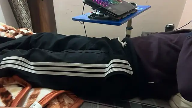 sexyboy09 online show from 10-24-25, 06:32