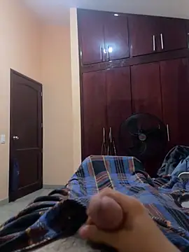 Snapshot of jonathan909 chatting on 12-20-25, 08:10 jonathan909 online show from 12-20-25, 08:10