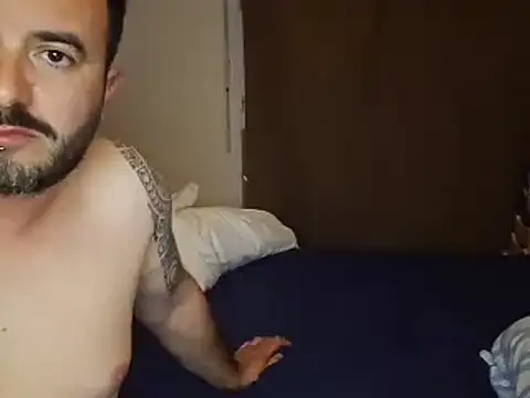 Snapshot of CaroAndMarc chatting on 03-05-25, 09:15 CaroAndMarc online show from 03-05-25, 09:15