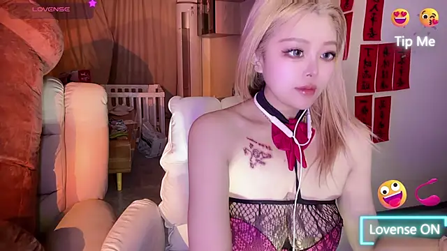 Bunny Tutu online show from 02-11-25, 11:10