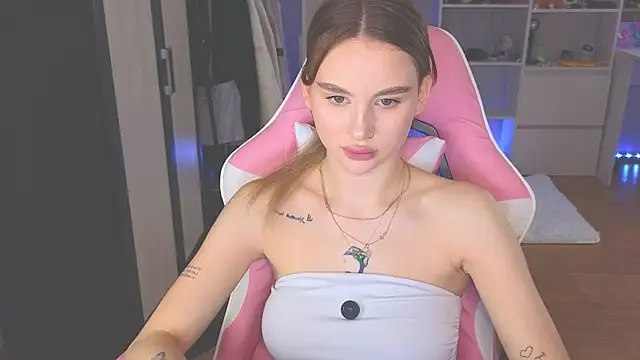 doll barbieee online show from 06-08-26, 11:43
