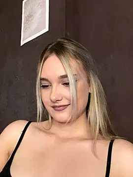 Snapshot of Alisa_Rise chatting on 10-01-25, 02:34 Alisa Rise online show from 10-01-25, 02:34