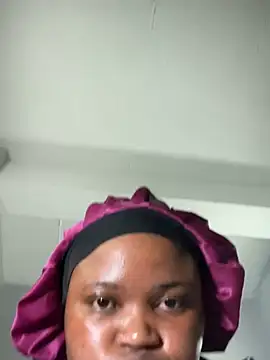 Curveysinaa online show from 02-13-25, 07:21