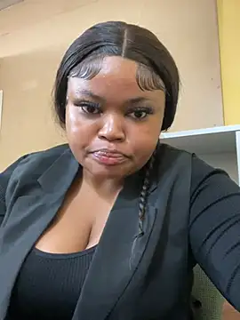 Curveysinaa online show from 03-17-25, 08:40