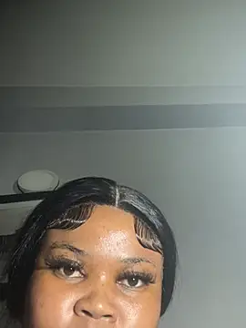 Curveysinaa online show from 03-17-25, 06:11