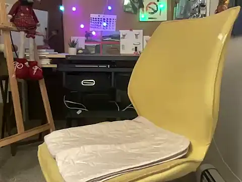 Snapshot of naughtyonbicycle chatting on 11-29-25, 01:08 naughtyonbicycle online show from 11-29-25, 01:08