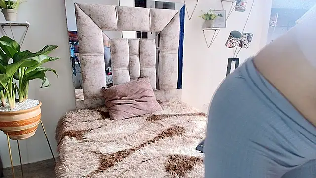 mariana cruzz online show from 11-27-25, 02:52